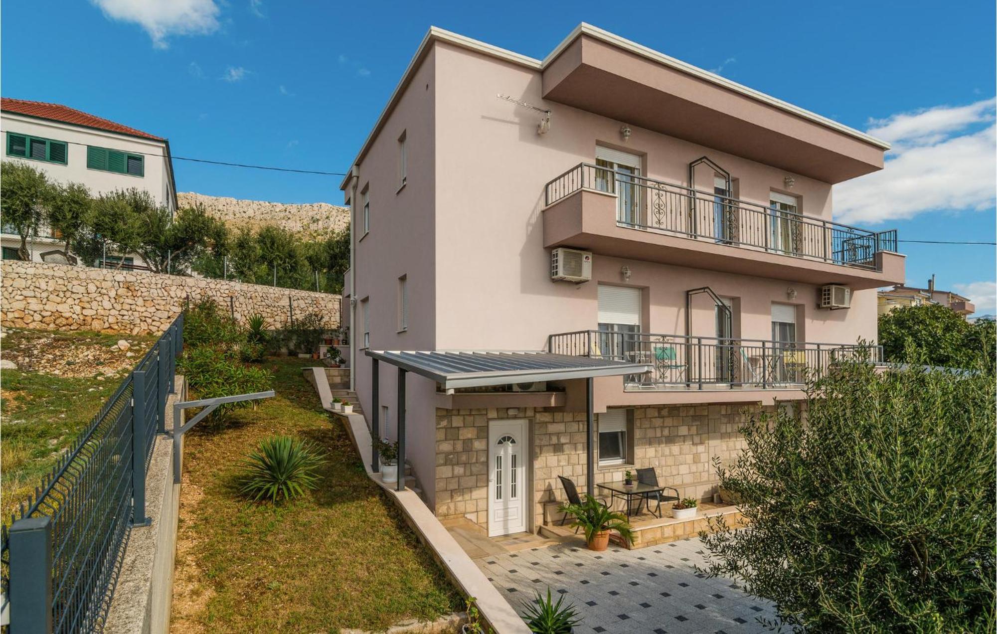 2 Bedroom Awesome Apartment In Mali Rat Sumpetar Kültér fotó