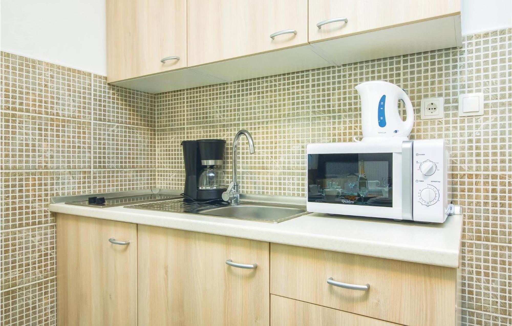 2 Bedroom Awesome Apartment In Mali Rat Sumpetar Kültér fotó